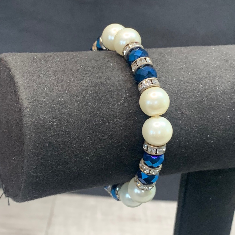 Faux Pearl and Blue Crystal Stretch Bracelet Rhinestone Spacers Silver Tone